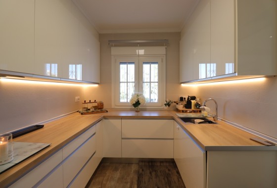 Resale - Freistehende Villa -
Orihuela Costa - Villamartin