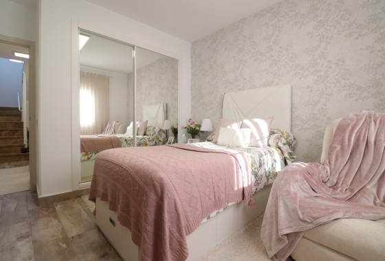 Resale - Freistehende Villa -
Orihuela Costa - Villamartin