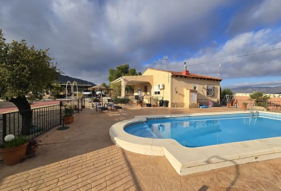 Sprzedaż - Willa wolnostojąca -
SAX