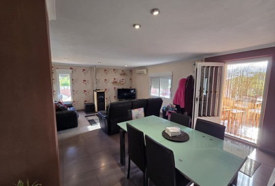 Sprzedaż - Willa wolnostojąca -
SAX