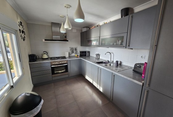 Sprzedaż - Willa wolnostojąca -
SAX