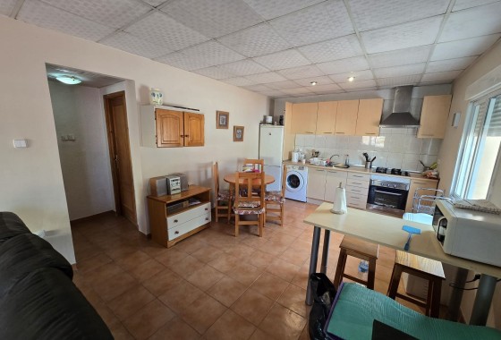 Sprzedaż - Willa wolnostojąca -
SAX