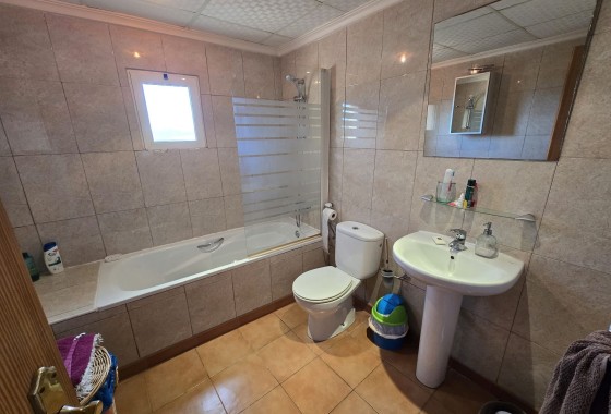 Sprzedaż - Willa wolnostojąca -
SAX