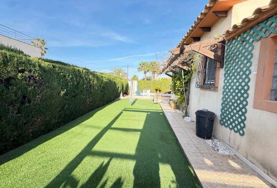 Resale - Detached Villa -
Cabo Roig