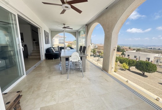 Wiederverkauf - Freistehende Villa -
San Miguel de Salinas