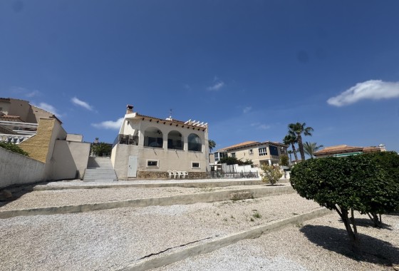 Wiederverkauf - Freistehende Villa -
San Miguel de Salinas