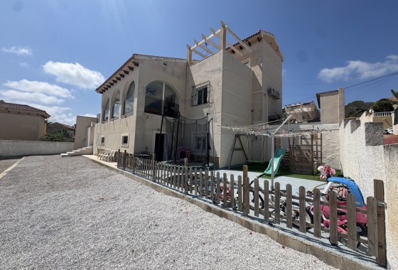 Wiederverkauf - Freistehende Villa -
San Miguel de Salinas
