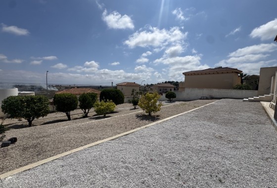 Wiederverkauf - Freistehende Villa -
San Miguel de Salinas