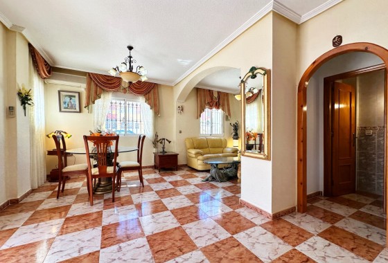 Herverkoop - Stadswoning -
Orihuela Costa - Cabo Roig