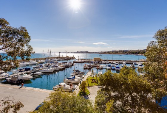 Herverkoop - Stadswoning -
Orihuela Costa - Cabo Roig