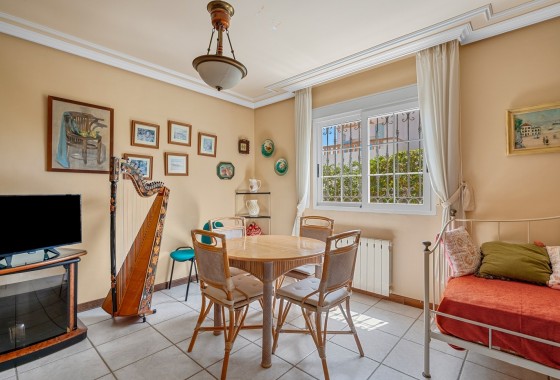 Herverkoop - Vrijstaande Villa -
Torrevieja - La Mata