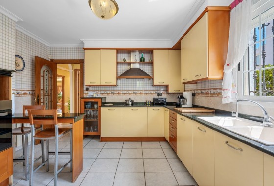 Herverkoop - Vrijstaande Villa -
Torrevieja - La Mata