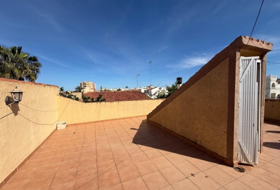 Sale - Villa -
Torrevieja - Playa de los Locos