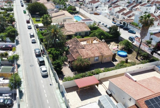 Sale - Villa -
Torrevieja - Playa de los Locos