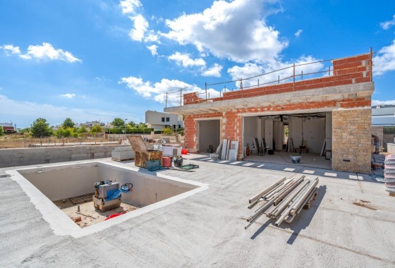 Nowa konstrukcja - Willa wolnostojąca -
Polop - Novapolop