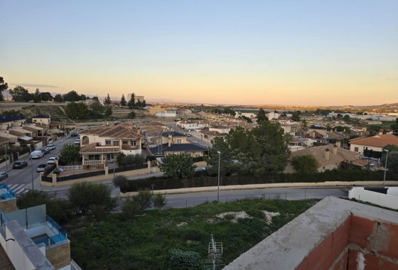 NIEUWBOUW - Stadswoning -
Bigastro - pueblo