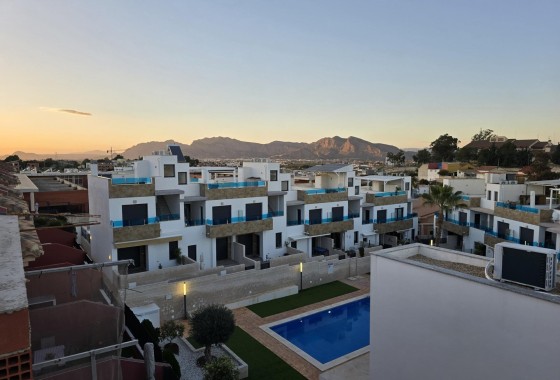 NIEUWBOUW - Stadswoning -
Bigastro - pueblo