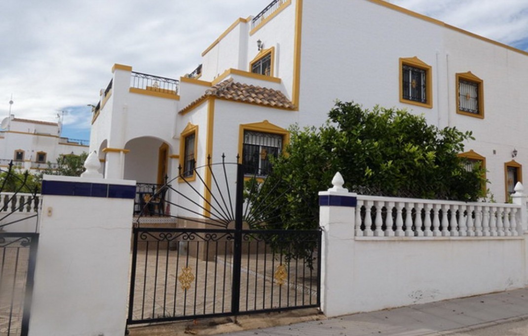 Herverkoop - Quad -
Entre Naranjos Vistabella Golf