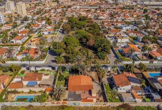 Herverkoop - Stadswoning -
Torrevieja - Calas blanca