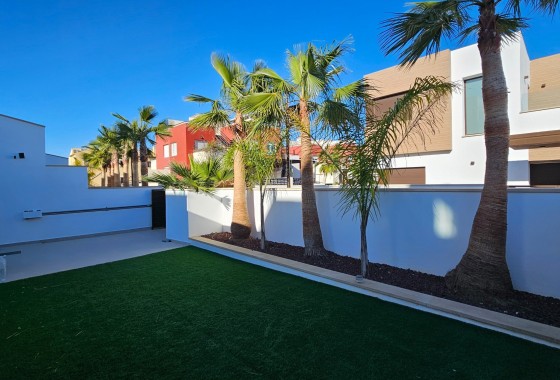 Venta - Chalet Independiente -
Algorfa