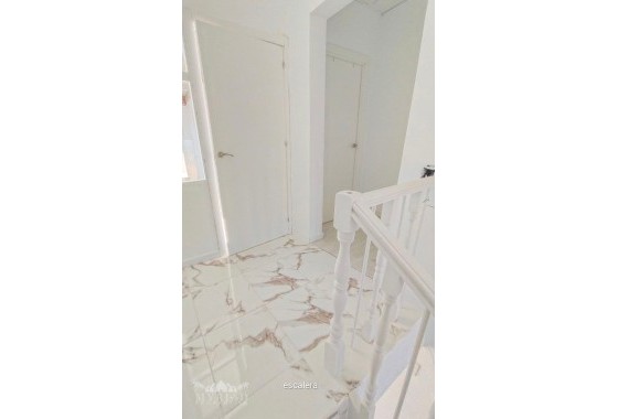 Revente - Villa Individuelle -
Pinoso - Pinoso Alicante