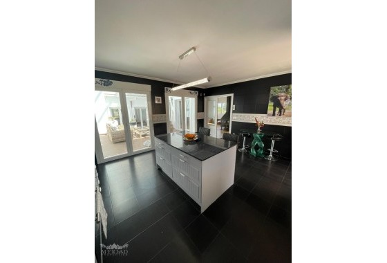 Sprzedaż - Willa wolnostojąca -
Encebras - Encebras Alicante