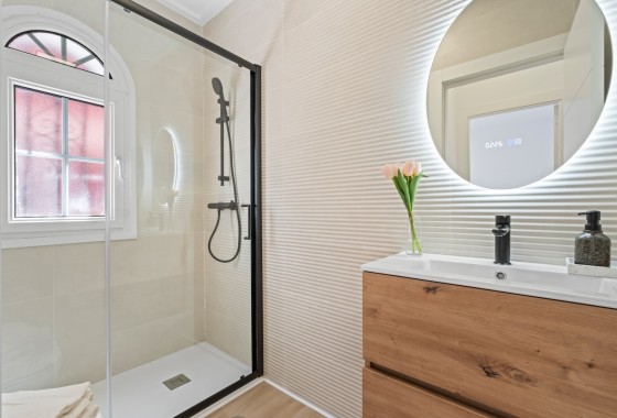 Venta - Chalet Independiente -
Villamartín - PAU 26