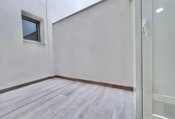 Resale - Wohnung / Appartement -
Torrevieja - torrevieja