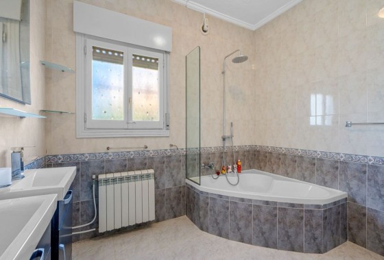 Revente - Villa Individuelle -
Rojales - La Marquesa