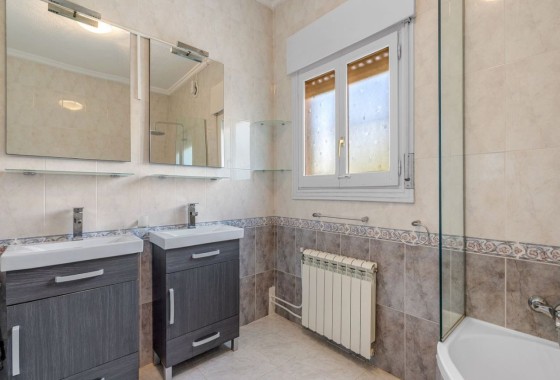 Revente - Villa Individuelle -
Rojales - La Marquesa