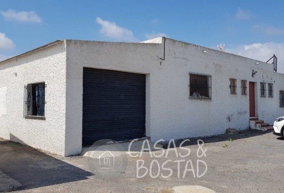 Venta - Finca / Casa de campo -
Los Montesinos