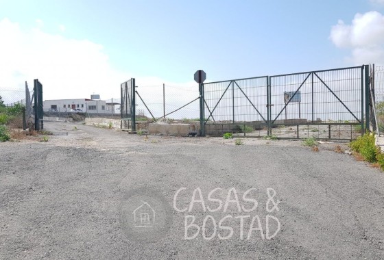 Venta - Finca / Casa de campo -
Los Montesinos