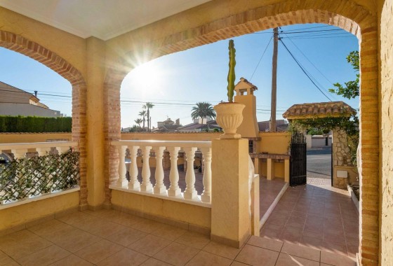 Herverkoop - Stadswoning -
Orihuela Costa - Los Almendros-La Florida