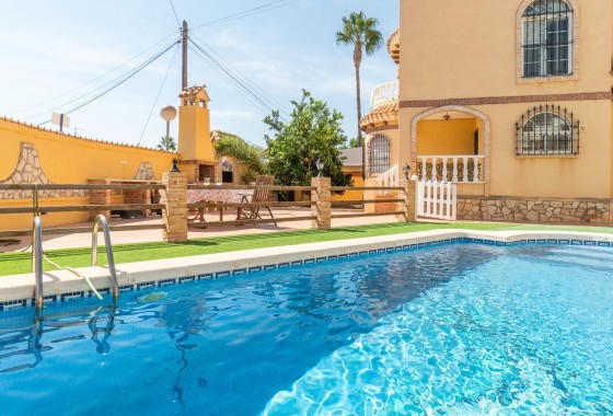 Herverkoop - Stadswoning -
Orihuela Costa - Los Almendros-La Florida