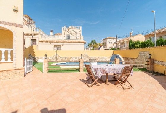 Herverkoop - Stadswoning -
Orihuela Costa - Los Almendros-La Florida