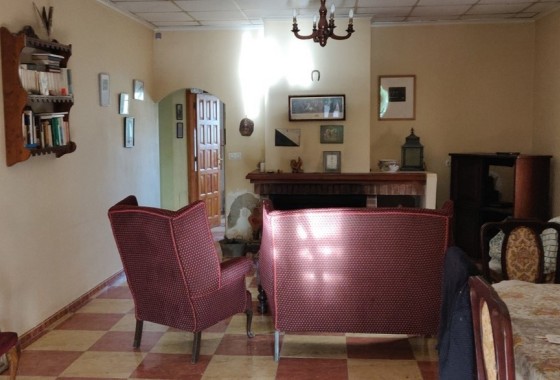 Herverkoop - Finca Landelijk pand -
Orihuela