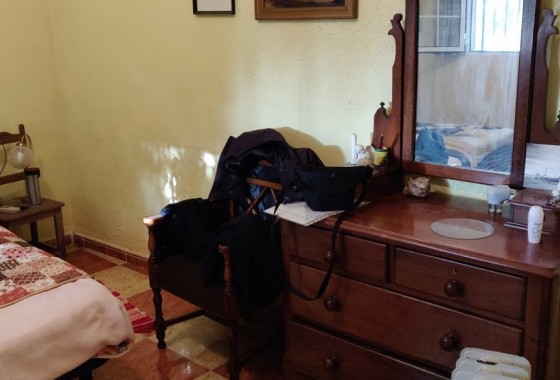 Herverkoop - Finca Landelijk pand -
Orihuela