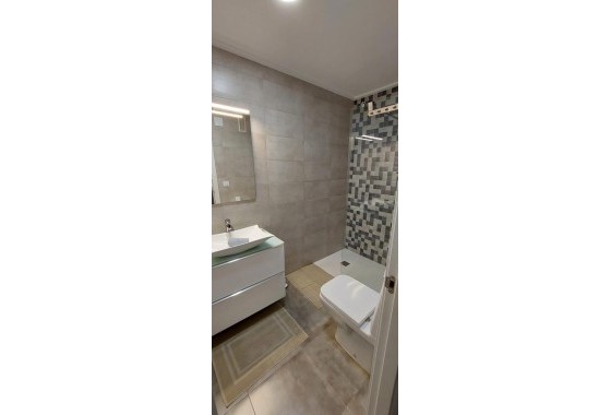 Revente - Appartement -
Torrevieja - Playa del Acequión