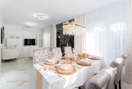 Venta - Chalet Independiente -
Orihuela Costa