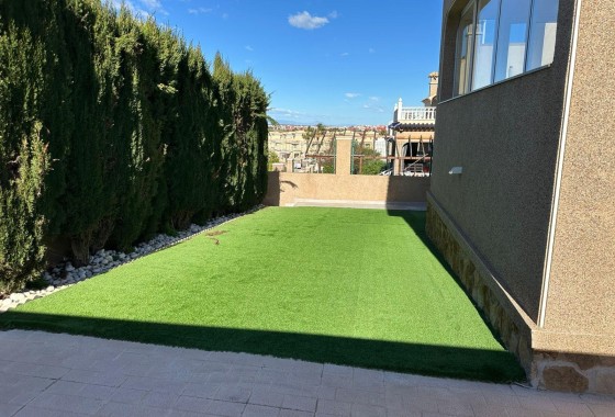 Sale - Villa -
Torrevieja - VILLAMARTIN