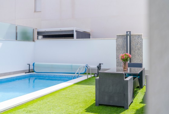 Venta - Chalet Independiente -
Torrevieja