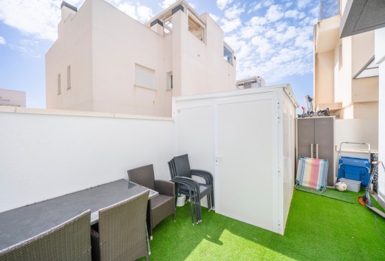 Venta - Chalet Independiente -
Torrevieja