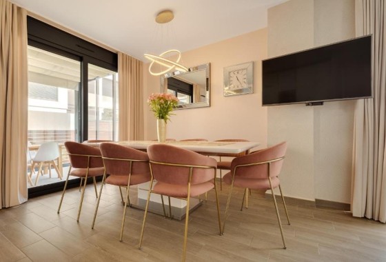 Venta - Chalet Independiente -
Torrevieja