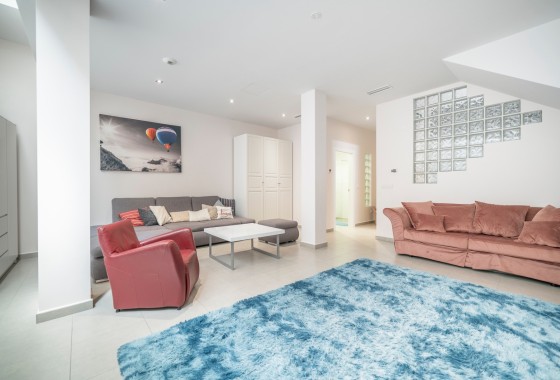 Venta - Chalet Independiente -
Torrevieja