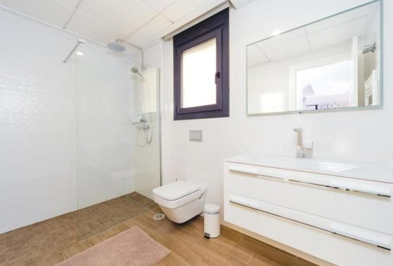 Venta - Chalet Independiente -
Torrevieja