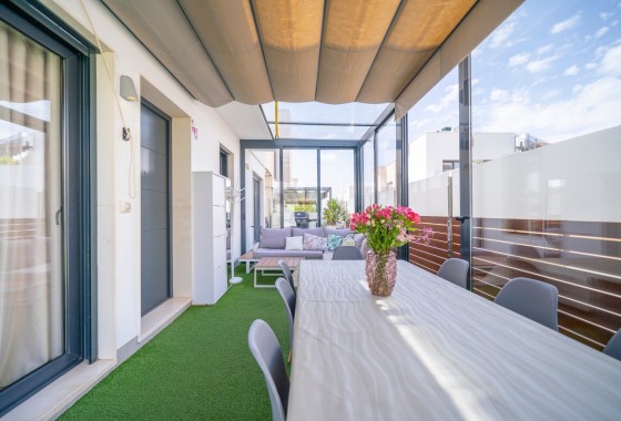 Venta - Chalet Independiente -
Torrevieja