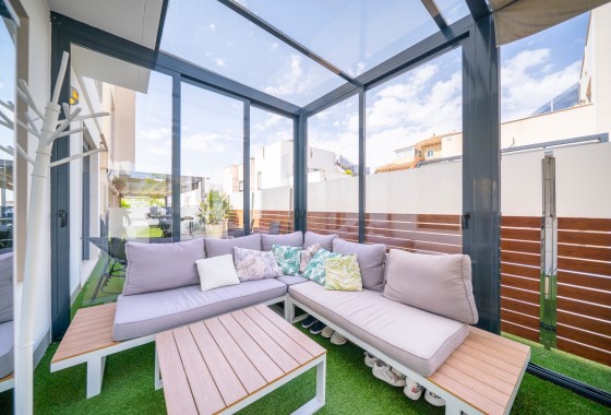 Venta - Chalet Independiente -
Torrevieja