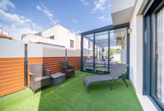 Venta - Chalet Independiente -
Torrevieja