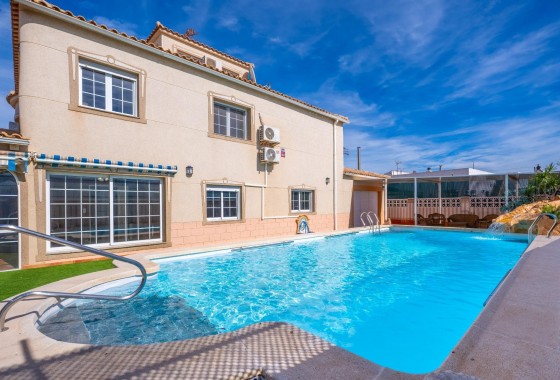 Herverkoop - Vrijstaande Villa -
Torrevieja - El chaparral
