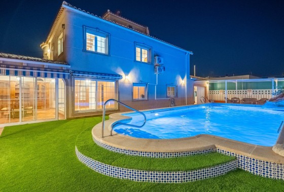 Herverkoop - Vrijstaande Villa -
Torrevieja - El chaparral